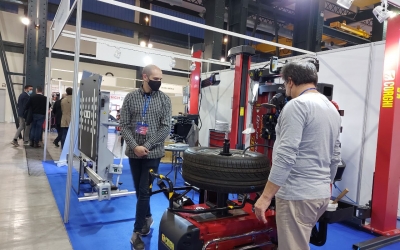 Un dels expositors a l'Autopro Saló, a Fira Sabadell/ Karen Madrid